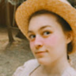 Meet your Posher, Caitlin